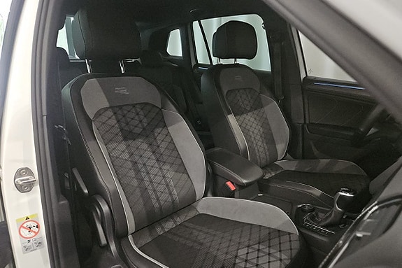 Volkswagen Tiguan 7 of 12
