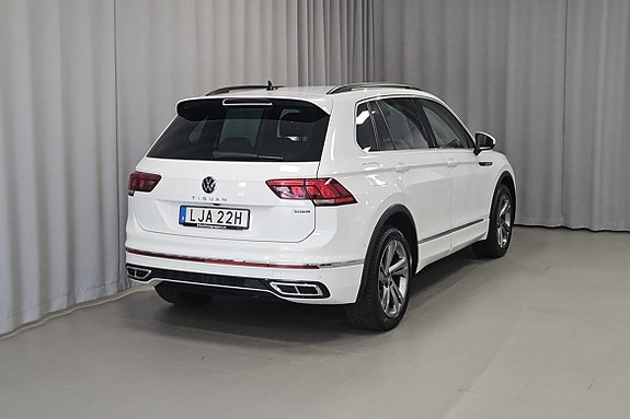 Volkswagen Tiguan 3 of 12