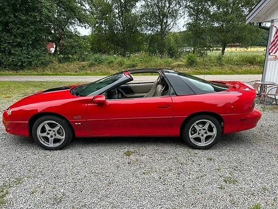 Chevrolet Camaro 2 of 30