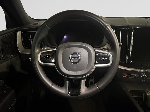 Volvo XC60 14 of 24