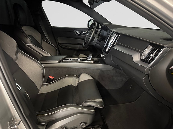 Volvo XC60 17 of 24