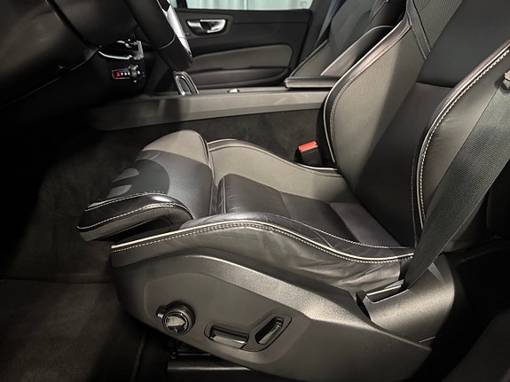Volvo XC60 18 of 24