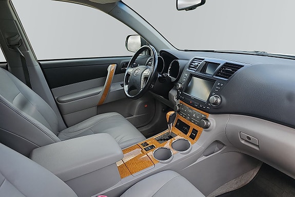 Toyota Highlander 8 of 10