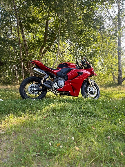 Ducati Panigale V2S 4 of 4