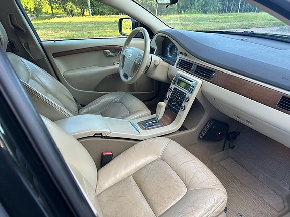 Volvo XC70 5 of 7