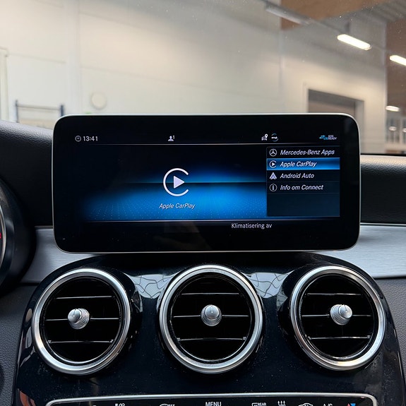 Mercedes-Benz C300 12 of 12