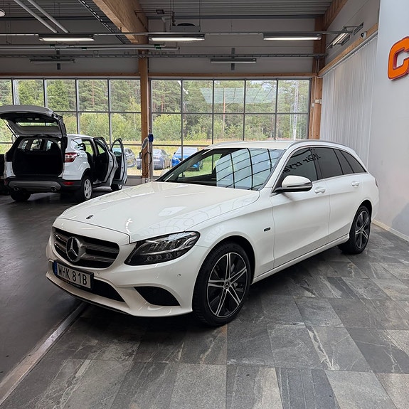 Mercedes-Benz C300 5 of 12