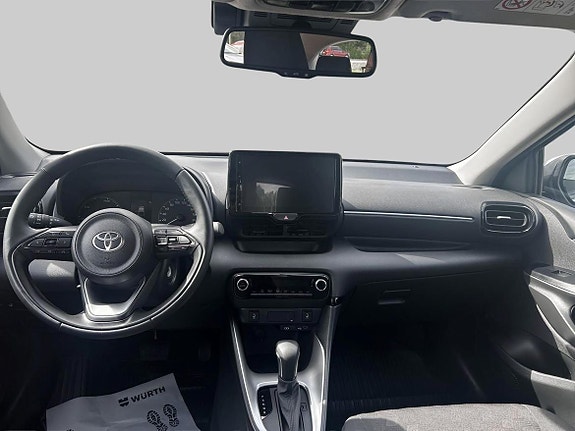 Toyota Yaris 11 of 18