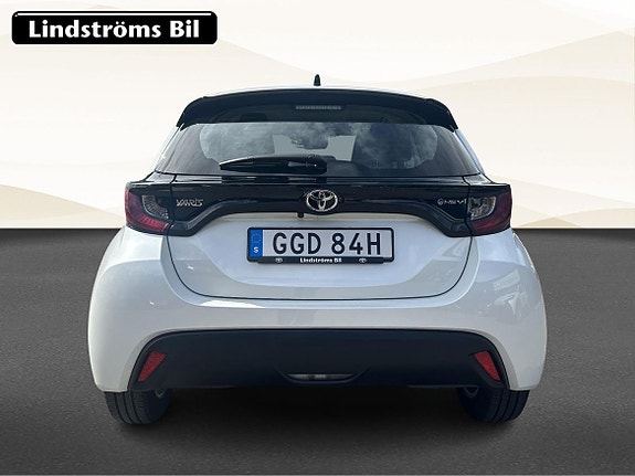 Toyota Yaris 8 of 18