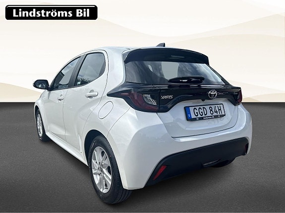 Toyota Yaris 4 of 18