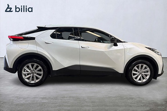 Toyota C-HR 18 of 21