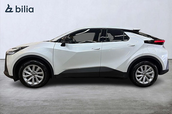 Toyota C-HR 3 of 21