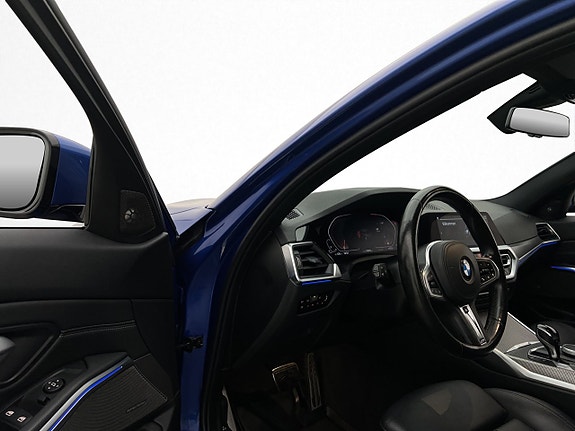 BMW 320d 10 of 30