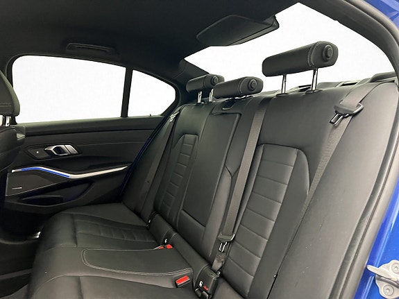 BMW 320d 28 of 30