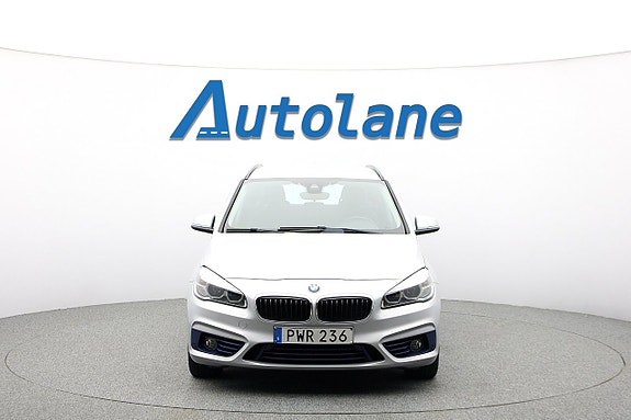 BMW 218d 3 of 30