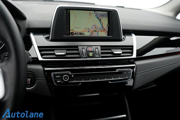 BMW 218d 22 of 30