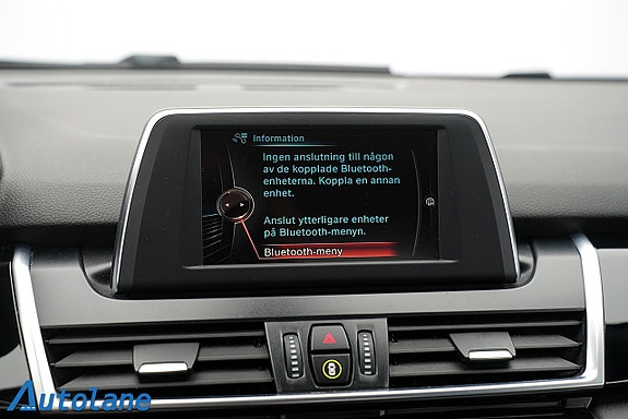 BMW 218d 24 of 30