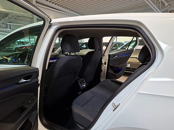 Volkswagen Golf VIII 11 of 24
