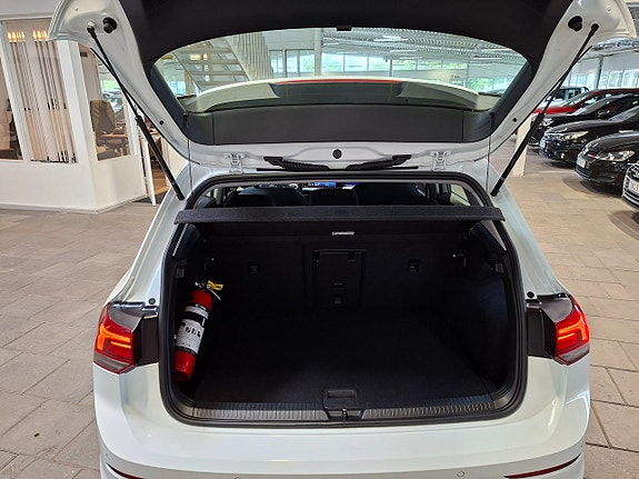 Volkswagen Golf VIII 14 of 24