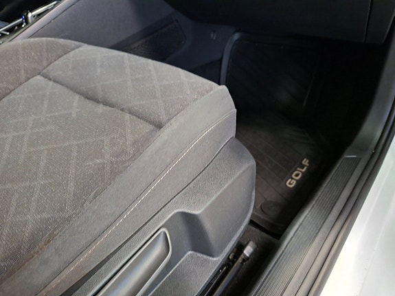 Volkswagen Golf VIII 8 of 24