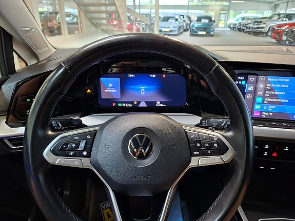 Volkswagen Golf VIII 16 of 24