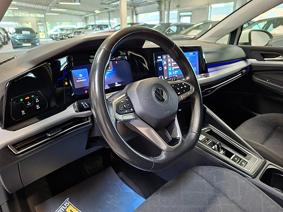 Volkswagen Golf VIII 15 of 24