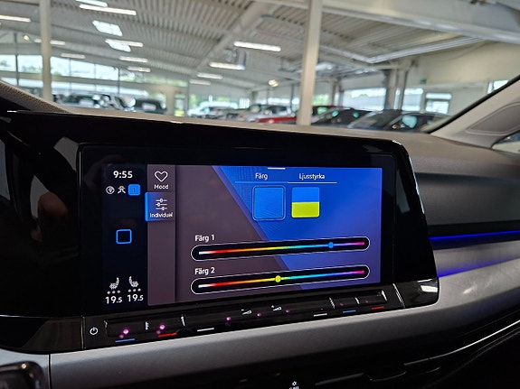 Volkswagen Golf VIII 19 of 24