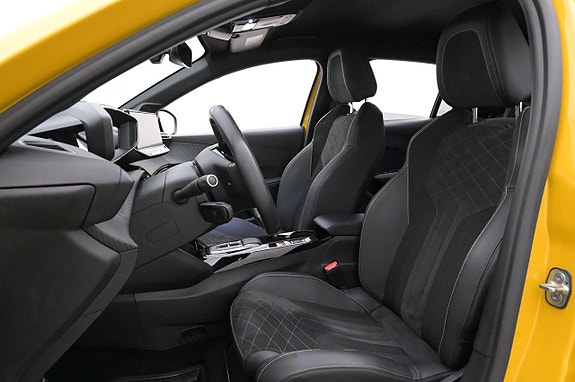 Peugeot e-208 10 of 27