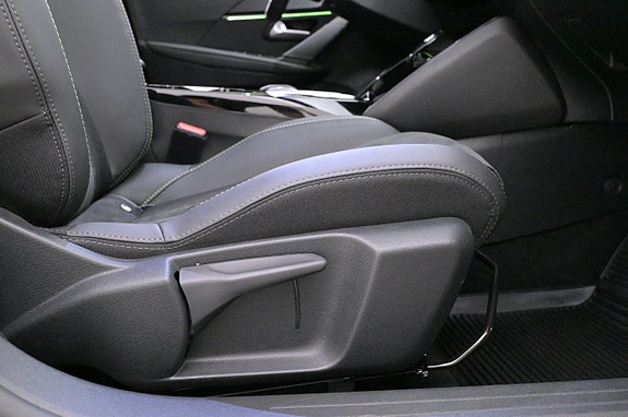 Peugeot e-208 14 of 27