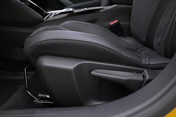 Peugeot e-208 12 of 27