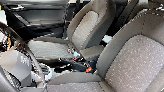 Seat Arona 9 of 13