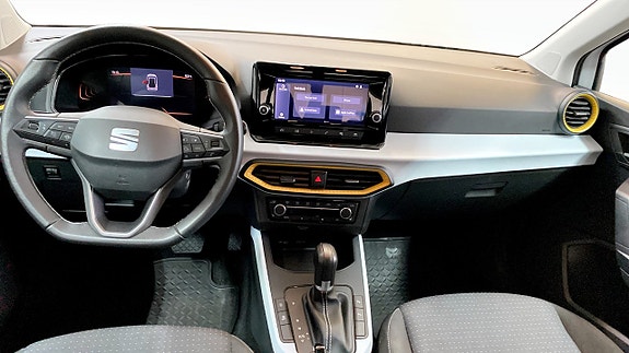 Seat Arona 2 of 13