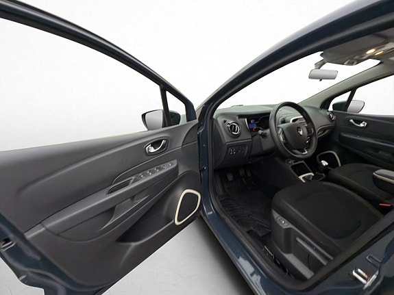 Renault Captur 10 of 30