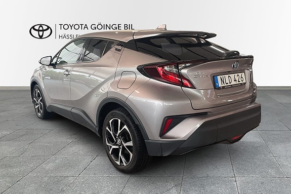 Toyota C-HR 2 of 10