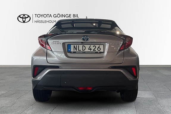 Toyota C-HR 4 of 10