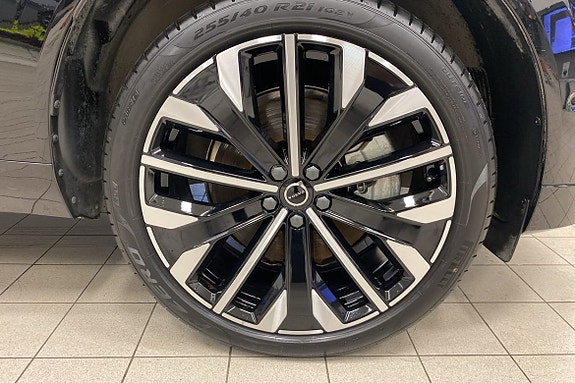 Volvo XC60 12 of 12
