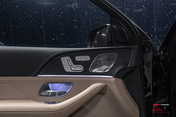 Mercedes-Benz GLE53 10 of 21