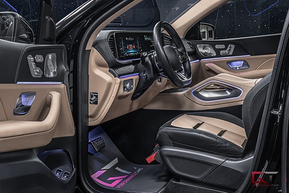 Mercedes-Benz GLE53 9 of 21