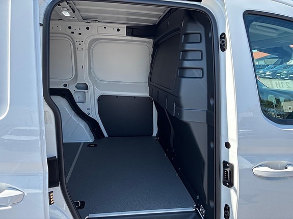 Volkswagen Caddy 13 of 18