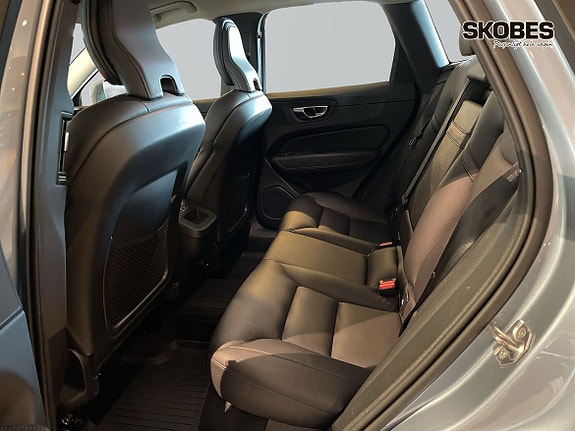 Volvo XC60 17 of 21