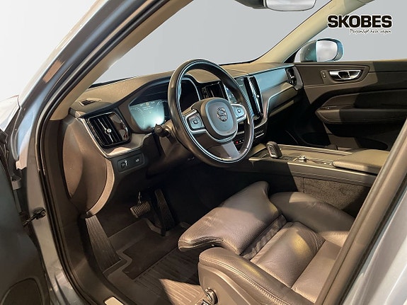 Volvo XC60 13 of 21