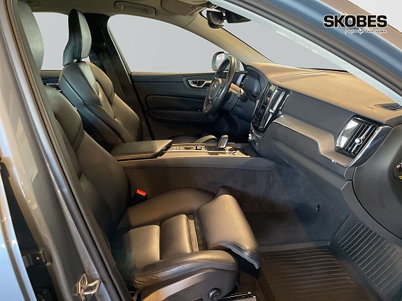 Volvo XC60 19 of 21