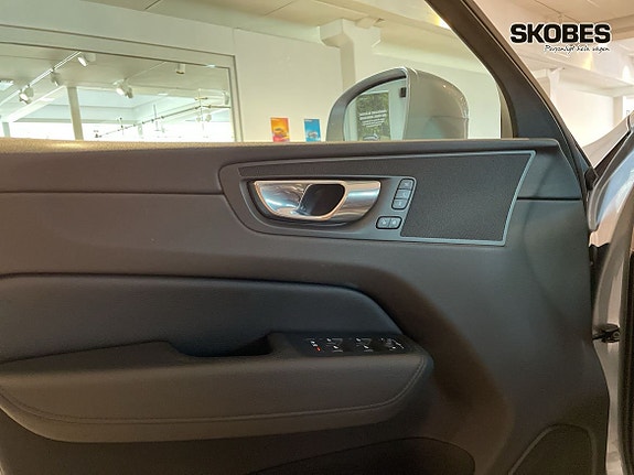 Volvo XC60 3 of 21