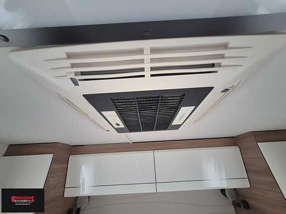 Pilote P 746 *Hydraulben * AC *Queenbed 10 of 16