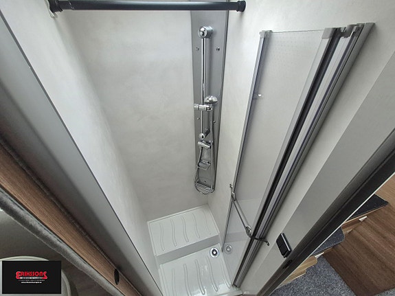 Pilote P 746 *Hydraulben * AC *Queenbed 11 of 16
