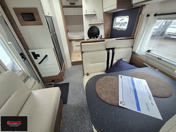 Pilote P 746 *Hydraulben * AC *Queenbed 7 of 16