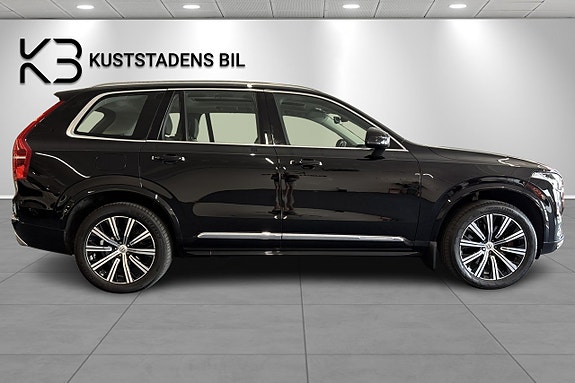 Volvo XC90 2 of 24