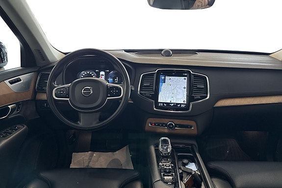 Volvo XC90 12 of 24