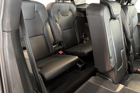 Volvo XC90 24 of 24