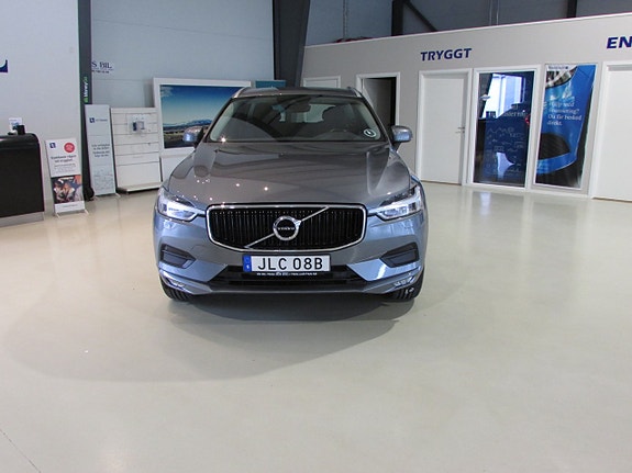 Volvo XC60 2 of 21